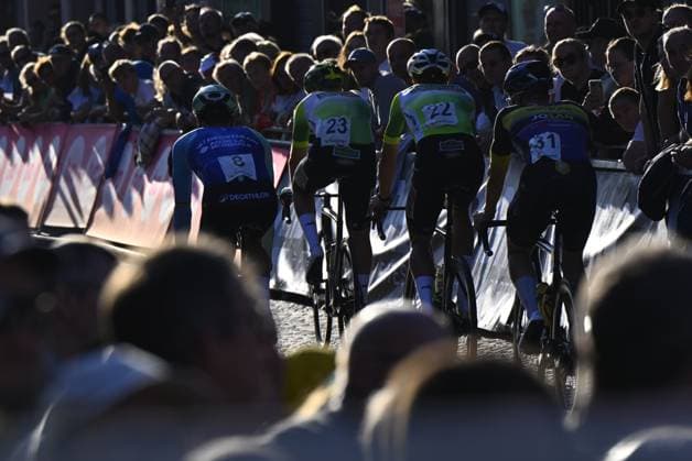 The pack of riders pictured in action during the Natourcriterium Aalst cycling event, Monday 28 July 2025 in Aalst. The traditional criteriums are local showcases for which mainly cyclists who rode the Tour de France are invited. ERICxLALMAND  x130206167x