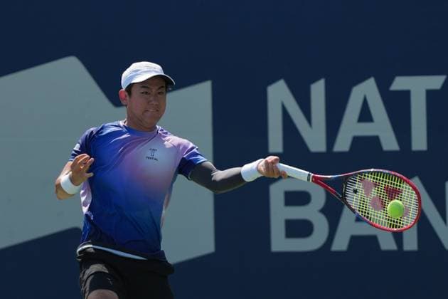 July 28, 2025, Toronto, Ontario, Canada: Yoshihito Nishioka of Japan plays a forehand against Ethan Quinn of the United States of America during the Men s Singles first round match on day 3 of the ATP, Tennis Herren Masters 1000 National Bank Open at Sobeys Stadium. on July 28, 2025 in Toronto, Canada. Toronto Canada - ZUMAe321 20250728_zsa_e321_002 Copyright: xLeonardoxRamirezx