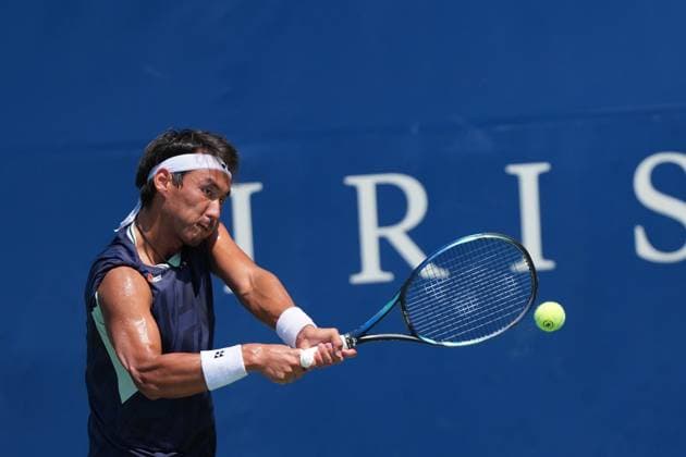 ATP, Tennis Herren Masters 1000 National Bank Open Toronto Presented by Rogers 2025 - Day3 Yunchaokete Bu of China plays a backhand against Vit Kopriva of Czechia during the Men s Singles first round match on day 3 of the ATP Masters 1000 National Bank Open at Sobeys Stadium. on July 28, 2025 in Toronto, Canada. (Photo by Leonardo Ramirez Eyepix Group) Copyright: xLeonardoxRamirez xEyepixxGroupx LR-28072025-07902