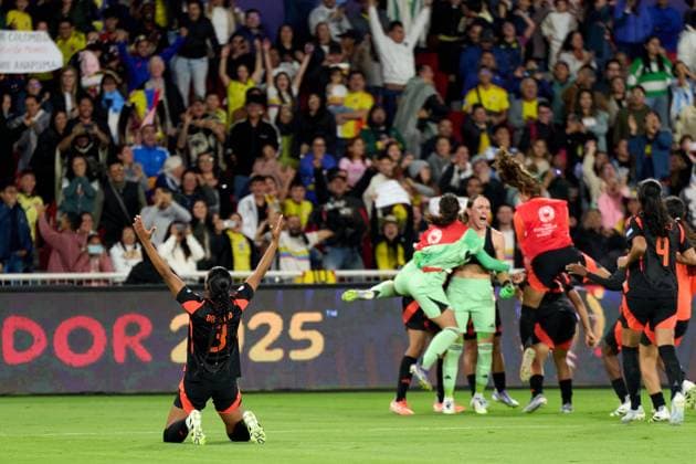 Colombia celebrates semifinals win over Argentina of the Copa America Feminina between Argentina and Colombia at Rodrigo Paz Delgado Stadium on July 28, 2025 in Quito, Ecuador (Photo by Camilla Stolen, Imago) Quito Ecuador Copyright: xCamillaxStolenx L1046851