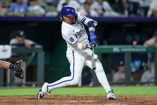 July 28, 2025: Kansas City Royals shortstop Bobby Witt Jr. (7) hits a double against the Atlanta Braves during the ninth inning at Kauffman Stadium in Kansas City, MO. CSM Kansas City United States of America - ZUMAc04_ 20250728_zma_c04_049 Copyright: xDavidxSmithx
