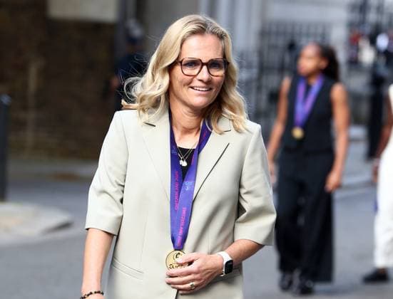July 28, 2025, London, United Kingdom: England women football team manager Sarina Wiegman arrives with her medal for a reception at 10 Downing Street. London United Kingdom - ZUMAs197 0827775641st Copyright: xFredxDuvalx