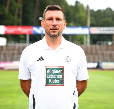 26 07 2025, xmohx, Fußball Regionalliga Suedwest, FC Homburg Fototermin Saison 2025 26 v l Co Trainer Sven Sökler Homburg DFL DFB REGULATIONS PROHIBIT ANY USE OF PHOTOGRAPHS as IMAGE SEQUENCES and or QUASI VIDEO Homburg