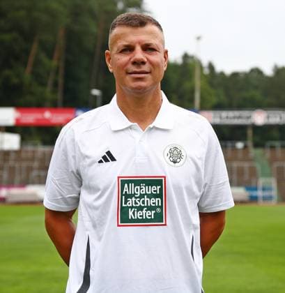 26 07 2025, xmohx, Fußball Regionalliga Suedwest, FC Homburg Fototermin Saison 2025 26 v l Goalkeeper Coach Enver Marina Homburg DFL DFB REGULATIONS PROHIBIT ANY USE OF PHOTOGRAPHS as IMAGE SEQUENCES and or QUASI VIDEO Homburg