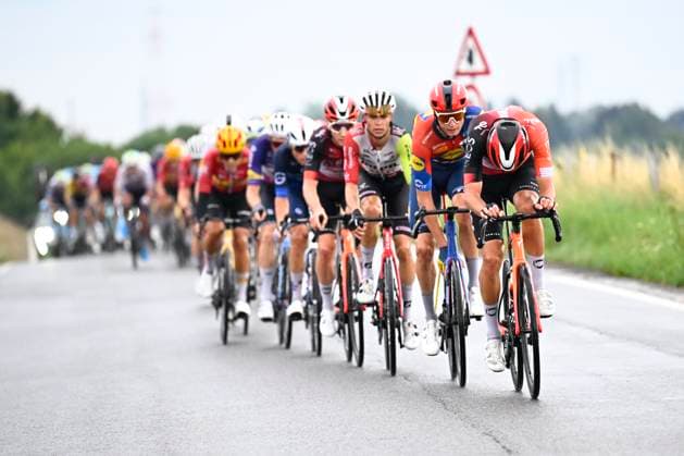 Tour de Wallonie 2025 Stage 4 SERAING, BELGIUM - JULY 29 : Illustration picture of the chasing group during stage 4 of the 30th edition of Tour de Wallonie an UCI ProSeries 2.Pro cycling road race stage for Men Elite of 163.3 km with start in Welkenraedt and finish in Seraing on July 29, 2025 in Seraing, Belgium, 29 07 2025 ( Motordriver Louis Bidlot - Seraing Belgium  Copyright: xTomasxSiskx