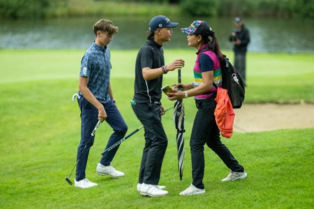 Emil Großmann Stuttgarter GC Solitude left finishes second and Michael Mayer GC München Valley right wins, his mother congratulates, GER, 15 BWGV INTERNATIONAL MATCHPLAY TROPHY, Golf, Girls and Boys, imt Golf, 26 29 07 2025, GER, 15 BWGV INTERNATIONAL MATCHPLAY TROPHY, Golf, Girls and Boys, imt Golf, 26 29 07 2025 Wain Copyright: xEibner-Pressefotox EP_SWA
