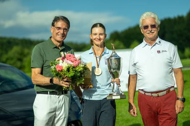 Emma Lucy Schulz Hanßen GC St Leon Rot , wins, it honors Michael Marbler Praesident BWGV , Siegfried Drost Praesiden GC Reischenhof , GER, 15 BWGV INTERNATIONAL MATCHPLAY TROPHY, Golf, Maedchen und Jungen, imt Golf, 26 29 07 2025, GER, 15 BWGV INTERNATIONAL MATCHPLAY TROPHY, Golf, Maedchen und Jungen, imt Golf, 26 29 07 2025 Wain Copyright: xEibner-Pressefotox EP_SWA