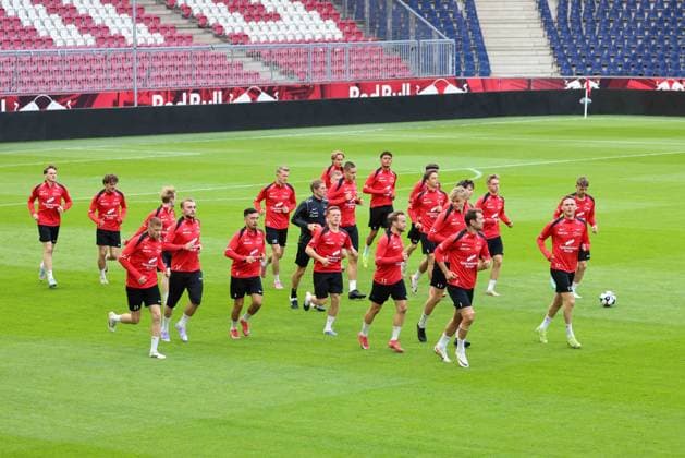 SOCCER - UEFA CL, RBS vs Brann SALZBURG,AUSTRIA,29.JUL.25 - SOCCER - UEFA Champions League, Red Bull Salzburg vs SK Brann Bergen, preview, training Brann. Image shows the team of Brann.  GEPAxpictures xMathiasxMandl