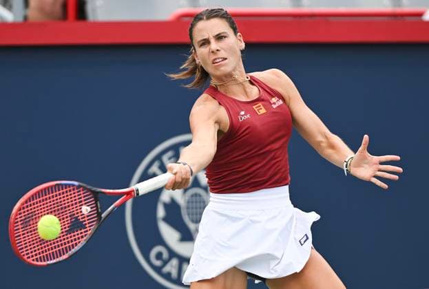 July 29, 2025, Montreal, Pq, Canada: Emma Navarro, of the United States plays a shot to Rebecca Marino, of Canada, during their second round match at the National Bank Open tennis tournament in Montreal, Tuesday, July 29, 2025. Rebecca Marino, Emma Navarro, - ZUMAc35_ 20250729_zaf_c35_020 Copyright: xGrahamxHughesx