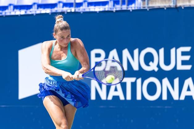 July 29, 2025, Montreal, Quebec, Canada: MARTA KOSTYUK (24) from Ukraine back hand in first set against Marketa Vondrousova from Czech republic in round of 64 at Canadian Open at IGA stadium in Montreal, Quebec, Canada on 2024-05-24 Montreal Canada - ZUMAl189 20250729_zsp_l189_064 Copyright: xYannickxLegarex