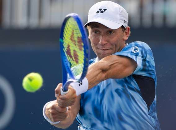 (250730) -- TORONTO, July 30, 2025 -- Casper Ruud hits a return during the men s singles second round match between Roman Safiullin of Russia and Casper Ruud of Norway at the 2025 National Bank Open tennis tournament in Toronto, Canada, July 29, 2025. (Photo by Xinhua) (SP)CANADA-TORONTO-TENNIS-NATIONAL BANK OPEN-MEN S SINGLES ZouxZheng 