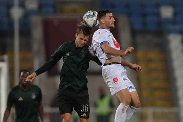 Champions league qualifying FC Drita vs FC Copenhagen in Pristina, Kosovo William Clem (L) of Copenhagen in action against Arb Manaj (R) of Drita during the champions league second qualifying round leg 2 match between FC Drita and FC Copenhagen, in Pristina, Kosovo on July 29, 2025. Pristina Kosovo, Republic Of Copyright: xMatrixxImages ValdrinxXhemajx 