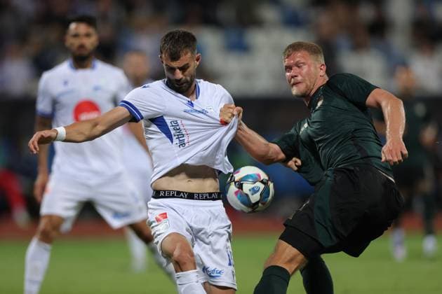 Champions league qualifying FC Drita vs FC Copenhagen in Pristina, Kosovo Andreas Cornelius (R) of Copenhagen in action against Egzon Bejtullai (L) of Drita during the champions league second qualifying round leg 2 match between FC Drita and FC Copenhagen, in Pristina, Kosovo on July 29, 2025. Pristina Kosovo, Republic Of Copyright: xMatrixxImages ValdrinxXhemajx 