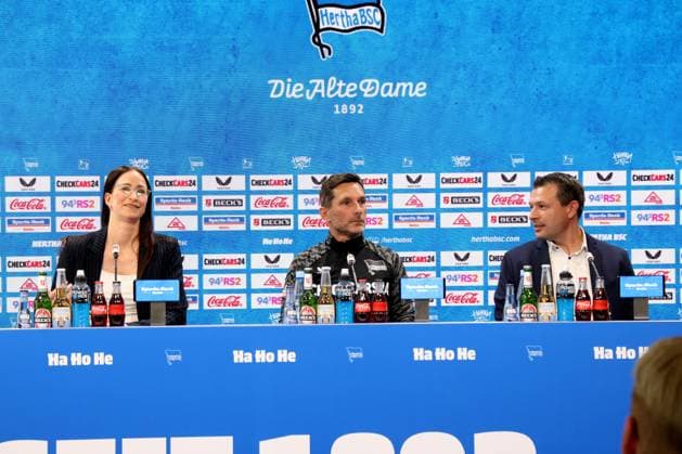 DEU, DFL, 2 FBL Hertha BSC, PK, 30 07 2025, Sportforum, Berlin, DEU, DFL, 2 FBL Hertha BSC, PK, im Bild Benjamin Weber Sportdirektor, Hertha BSC Berlin , Cheftrainer Stefan Leitl Hertha BSC Berlin DFL regulations prohibit any use of Photographs as image sequences and or quasi video nordphotoxGmbHx xEngler nph00076