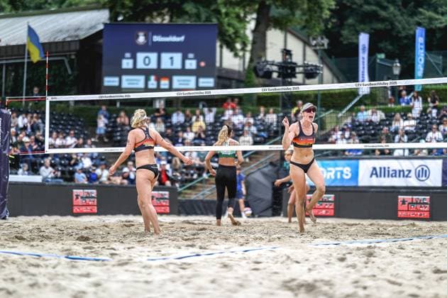 Beach volleyball I European Championship 2025 I Group stage I 30 07 2025 Karla Borger Germany and Hanna Marie Schieder Germany cheer Düsseldorf Rochusclub Düsseldorfer Tennisclub e V Germany Copyright: xLobeca JasperxLorenzx