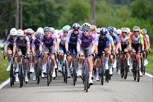 Tour de Wallonie 2025 Stage 5 BERTRIX, BELGIUM - JULY 30 : Rider of Team Jayco AlUla leading the peloton during stage 5 of the 30th edition of Tour de Wallonie an UCI ProSeries 2.Pro cycling road race stage for Men Elite of 183.2 km with start in Bertrix and finish in Bertrix on July 30, 2025 in Bertrix, Belgium, 30 07 2025 ( Motordriver Louis Bidlot - Bertrix Belgium  Copyright: xTomasxSiskx