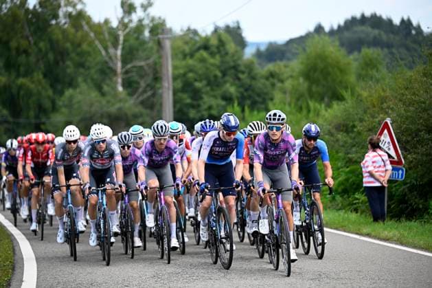 Tour de Wallonie 2025 Stage 5 BERTRIX, BELGIUM - JULY 30 : Rider of Team Jayco AlUla leading the peloton during stage 5 of the 30th edition of Tour de Wallonie an UCI ProSeries 2.Pro cycling road race stage for Men Elite of 183.2 km with start in Bertrix and finish in Bertrix on July 30, 2025 in Bertrix, Belgium, 30 07 2025 ( Motordriver Louis Bidlot - Bertrix Belgium  Copyright: xTomasxSiskx