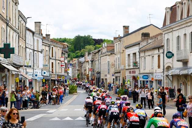Tour de France Femmes 2025 - stage 5 Tour de France Femmes 2025 - 4th Edition - 5th stage Chasseneuil-du-Poitou (Futuroscope) - Gueret 165,8 Km - 30 07 2025 - Peloton - Scenery - photo Rafa Gomez SprintCyclingAgency 2025 Gueret France  Copyright: xRafaxGomezx xSprintcyclingagencyx