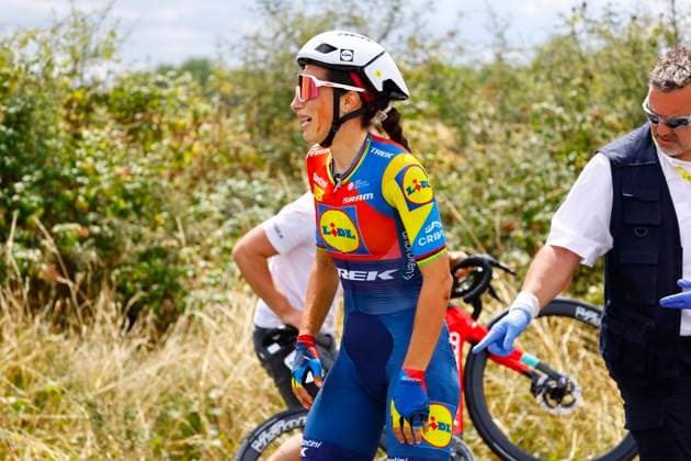 Tour de France Femmes 2025 - stage 5 Tour de France Femmes 2025 - 4th Edition - 5th stage Chasseneuil-du-Poitou (Futuroscope) - Gueret 165,8 Km - 30 07 2025 - Elisa Balsamo (ITA - Lidl - Trek) after a crash - photo Rafa Gomez SprintCyclingAgency 2025 Gueret France  Copyright: xRafaxGomezx xSprintcyclingagencyx