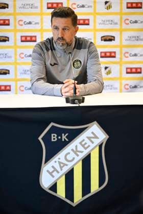 BK Hacken v RSC Anderlecht - UEFA Europa League Media Activities 30 07 2025 GOTHENBURG, SWEDEN - JULY 30 : Hasi Besnik head coach of RSC Anderlecht talking to the press during a press conference, PK, Pressekonferenz ahead of the UEFA Europa League 2025 26 second qualifying round second leg between BK Hacken and RSC Anderlecht on July 30, 2025 in Gothenburg, Sweden, 30 07 2025 Gothenburg Sweden  Copyright: xNicoxVereeckenx