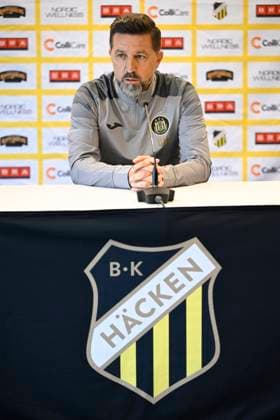 BK Hacken v RSC Anderlecht - UEFA Europa League Media Activities 30 07 2025 GOTHENBURG, SWEDEN - JULY 30 : Hasi Besnik head coach of RSC Anderlecht talking to the press during a press conference, PK, Pressekonferenz ahead of the UEFA Europa League 2025 26 second qualifying round second leg between BK Hacken and RSC Anderlecht on July 30, 2025 in Gothenburg, Sweden, 30 07 2025 Gothenburg Sweden  Copyright: xNicoxVereeckenx