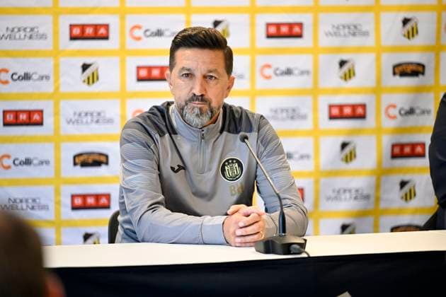BK Hacken v RSC Anderlecht - UEFA Europa League Media Activities 30 07 2025 GOTHENBURG, SWEDEN - JULY 30 : Hasi Besnik head coach of RSC Anderlecht talking to the press during a press conference, PK, Pressekonferenz ahead of the UEFA Europa League 2025 26 second qualifying round second leg between BK Hacken and RSC Anderlecht on July 30, 2025 in Gothenburg, Sweden, 30 07 2025 Gothenburg Sweden  Copyright: xNicoxVereeckenx