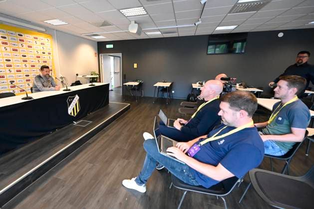 BK Hacken v RSC Anderlecht - UEFA Europa League Media Activities 30 07 2025 GOTHENBURG, SWEDEN - JULY 30 : Hasi Besnik head coach of RSC Anderlecht talking to the press during a press conference, PK, Pressekonferenz ahead of the UEFA Europa League 2025 26 second qualifying round second leg between BK Hacken and RSC Anderlecht on July 30, 2025 in Gothenburg, Sweden, 30 07 2025 Gothenburg Sweden  Copyright: xNicoxVereeckenx