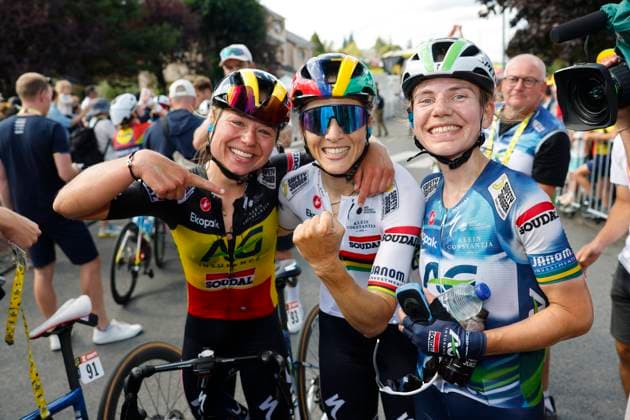 Tour de France Femmes 2025 Tour de France Femmes 2025 - 4th Edition - 5th stage Chasseneuil-du-Poitou (Futuroscope) - Gueret 165,8 Km - 30 07 2025 - Justine Ghekiere (BEL - AG Insurance - Soudal Team) - Kimberley Le Court Pienaar (RSA - AG Insurance - Soudal Team) - Sarah Gigante (AUS - AG Insurance - Soudal Team) - photo Rafa Gomez SprintCyclingAgency 2025 Gueret France  Copyright: xRafaxGomezx xSprintcyclingagencyx