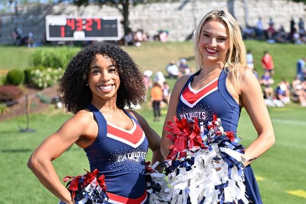 Jul 30, 2025; Foxborough, MA, USA; The New England Patriots Cheerleaders entertain fans before training camp at Gillette Stadium, in Foxborough, Massachusetts. CSM Foxborough USA - ZUMAc04_ 20250730_zma_c04_004 Copyright: xEricxCanhax