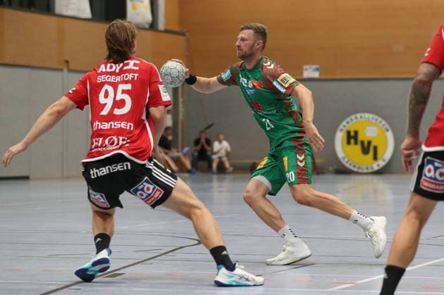 30 07 2025, xgox, handball test match SC Magdeburg Fredericia Handboldklub emspor, v l Philipp Weber Magdeburg, 20 on the ball, plays the ball Ilsenburg