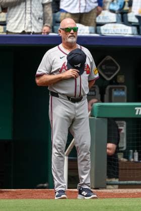 July 30, 2025: Atlanta Braves manager Brian Snitker (43) stands during the National Anthem before a game against the Kansas City Royals at Kauffman Stadium in Kansas City, MO. CSM Kansas City United States of America - ZUMAc04_ 20250730_zma_c04_051 Copyright: xDavidxSmithx