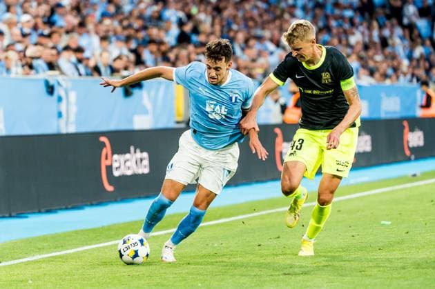 250730 Colin Rösler of Malmö FF and Ziga Lipuscek of FK RFS during the UEFA Champions League qualifier football match between Malmö FF and FK RFS on July 30, 2025 in Malmö Photo Christian Örnberg BILDBYRAN COP 166 CO0596 fotboll football soccer fotball uefa champions league qualifier champions league malmö ff fk rfs bbeng bbauto  Copyright: CHRISTIANxÖRNBERG BB250730CO057
