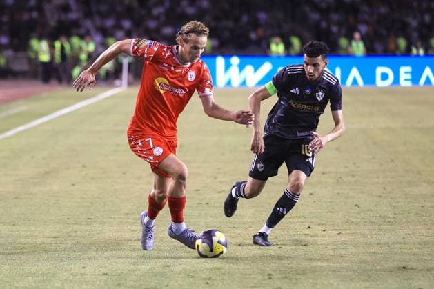 UEFA Champions League Second Qualifying Round Second Leg, Tofiq Bahramov Republican Stadium, Baku, Azerbaijan 30 7 2025 Qarabag vs Shelbourne Shelbourne™s Harry Wood in action with Qarabag™s Abdellah Zoubir Harry Wood in action with Abdellah Zoubir 30 7 2025  Copyright: x INPHO AleksandarxDjorovicx AS4A2774