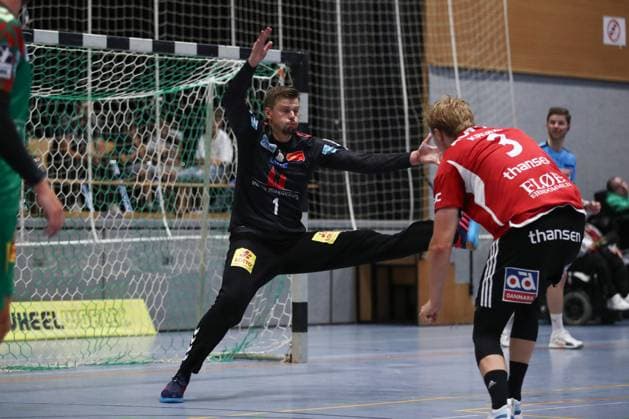 30 07 2025, xtgx, handball, test match, SC Magdeburg Fredericia Handboldklub v l Sergey Hernandez Ferrer Magdeburg, 1 parade, holds the ball, catches the ball, parries Ilsenburg