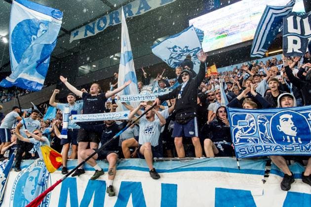 250730 Fans of Malmö FF celebrate after the UEFA Champions League qualifier football match between Malmö FF and FK RFS on July 30, 2025 in Malmö Photo Christian Örnberg BILDBYRAN COP 166 CO0596 fotboll football soccer fotball uefa champions league qualifier champions league malmö ff fk rfs bbeng crowd cheering  Copyright: CHRISTIANxÖRNBERG BB250730CO075