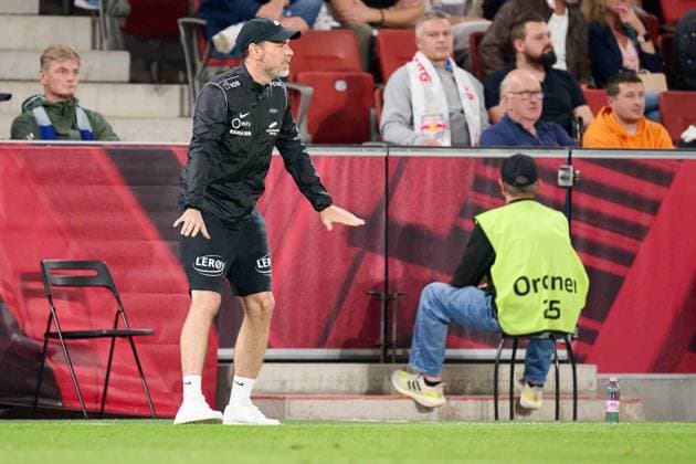 Salzburg, Austria July 30, 2025 Champions League qualification 2025 2026 RB Salzburg vs SK Brann In the picture coach Freyr Alexandersson SK Red Bull Arena Copyright: xFotostandx xWassmuthx