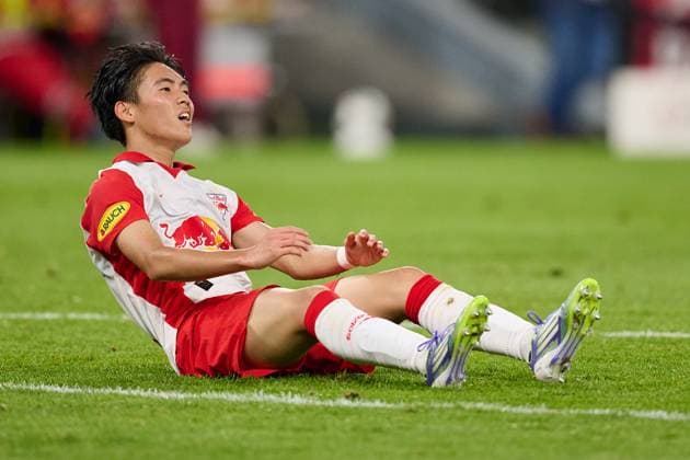 Salzburg, Austria July 30, 2025 Champions League Qualification 2025 2026 RB Salzburg vs SK Brann In the picture Sota Kitano RB sits dissatisfied on the pitch Red Bull Arena Copyright: xFotostandx xWassmuthx