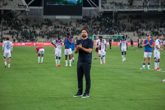 Panathinaikos F.C. v Rangers UEFA Champions League Russell Martin Manager of Rangers thanks the supporters at the end of the UEFA Champions League Second Qualifying Round Second Leg match at the Olympic Stadium (Greece), Marousi UK Newspapers OUT Copyright: xYannisxHalasx FIL-22021-0068