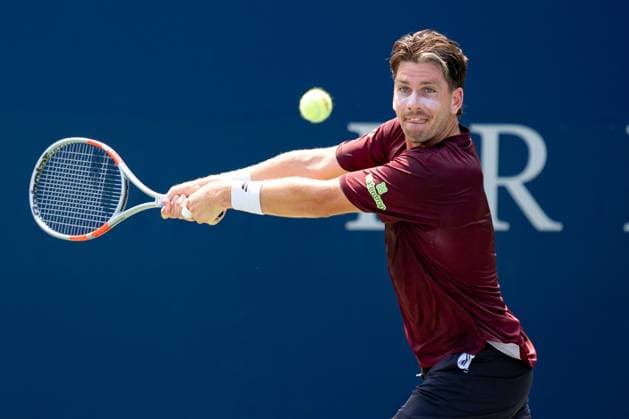 TORONTO, ON - JULY 30: Cameron Norrie (GBR) returns the ball during his second round match at ATP, Tennis Herren National Bank Open on July 30, 2025 at Sobeys Stadium in Toronto, ON, Canada (Photo by Julian Avram Icon Sportswire) TENNIS: JUL 30 National Bank Open EDITORIAL USE ONLY Icon2507300070