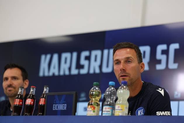 31 07 2025, xrekx, Soccer 2 Bundesliga, Karlsruher SC Press Conference v l Mario Eggimann Managing Director Sports Karlsruher SC Coach Christian Eichner Karlsruher SC DFL DFB REGULATIONS PROHIBIT ANY USE OF PHOTOGRAPHS as IMAGE SEQUENCES and or QUASI VIDEO Karlsruhe