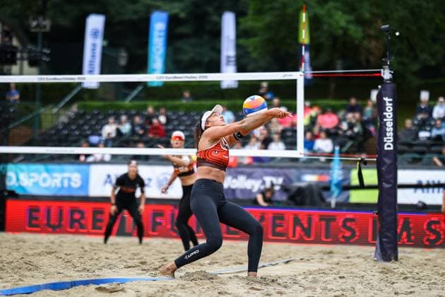 Beach volleyball I European Championship 2025 I Group stage I 31 07 2025 ZoÃ VergÃ DÃ prÃ Switzerland dredges Düsseldorf Rochusclub Düsseldorfer Tennisclub e V Germany Copyright: xLobeca JasperxLorenzx