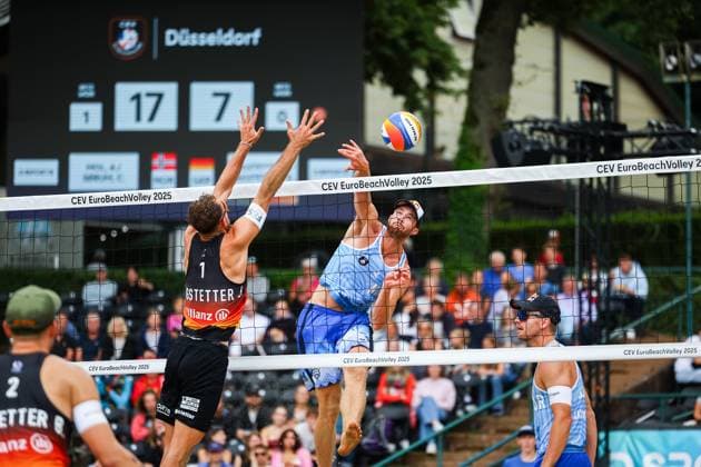 Beach volleyball I European Championship 2025 I Group stage I 31 07 2025 Blocker Jonas Sagstetter Germany against attacker Anders Berntsen Mol Norway Düsseldorf Rochusclub Düsseldorfer Tennisclub e V Germany Copyright: xLobeca JasperxLorenzx