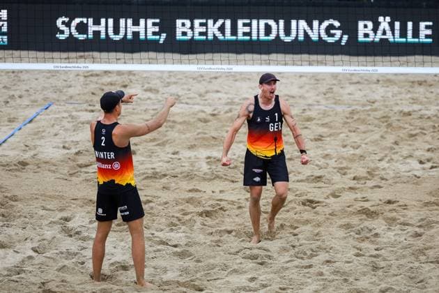 Beach volleyball I European Championship 2025 I Group stage I 31 07 2025 Cheers Sven Winter Germany and Lukas Pfretzschner Germany Düsseldorf Rochusclub Düsseldorfer Tennisclub e V Germany Copyright: xLobeca JasperxLorenzx