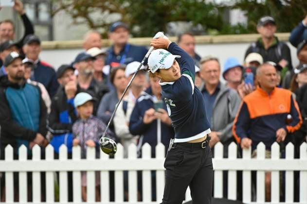31st July 2025; Royal Porthcawl Golf Club, Porthcawl, Wales; AIG Womens Open Golf, Round 1; Minjee Lee watches her ball off the 1st tee box  AledxHopkins