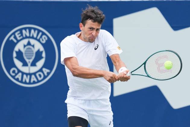 ATP, Tennis Herren Masters 1000 National Bank Open Toronto Presented by Rogers 2025 - Day 6 Emilio Nava of the United States plays a backhand against Karen Khachanov of Russia during the Men s Singles third round match on day 6 of the ATP Masters 1000 National Bank Open at Sobeys Stadium. on July 31, 2025 in Toronto, Canada. (Photo by Leonardo Ramirez Eyepix Group) Copyright: xLeonardoxRamirezx xEyepixxGroupx LR-31072025-02995