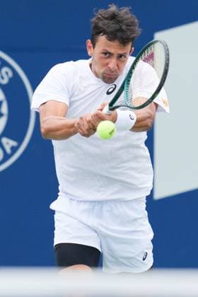 ATP, Tennis Herren Masters 1000 National Bank Open Toronto Presented by Rogers 2025 - Day 6 Emilio Nava of the United States plays a backhand against Karen Khachanov of Russia during the Men s Singles third round match on day 6 of the ATP Masters 1000 National Bank Open at Sobeys Stadium. on July 31, 2025 in Toronto, Canada. (Photo by Leonardo Ramirez Eyepix Group) Copyright: xLeonardoxRamirezx xEyepixxGroupx LR-31072025-02996