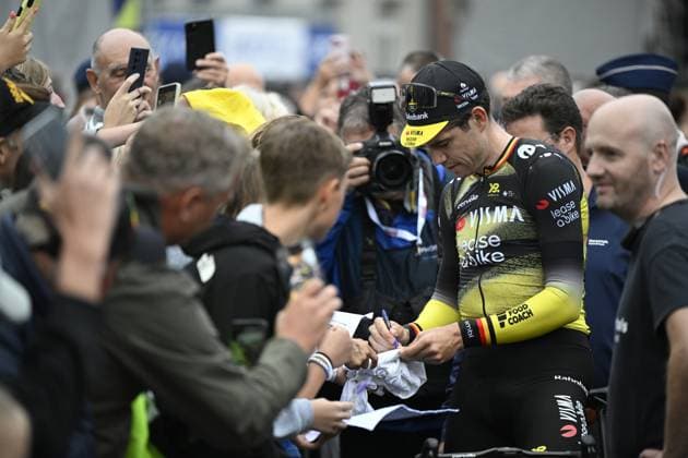 Belgian Wout van Aert of Team Visma-Lease a Bike and pictured before the Natourcriterium Herentals cycling race, Thursday 31 July 2025 in Herentals. The contest is a part of the traditional criteriums , local races in which mainly cyclists who rode the Tour de France compete. TOM GOYVAERTS TomxGoyvaerts  x130373770x