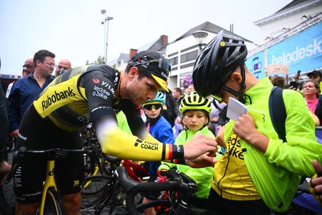 Cycling Criterium Herentals HERENTALS, BELGIUM - JULY 31 : Van Aert Wout (BEL) of Team Visma - Lease a Bike with fans during Herentals Fietst an after Tour Criterium in Herentals. On July 31, 2025 in Herentals, Belgium, 31 07 2025 Herentals Belgium  Copyright: xGvgx