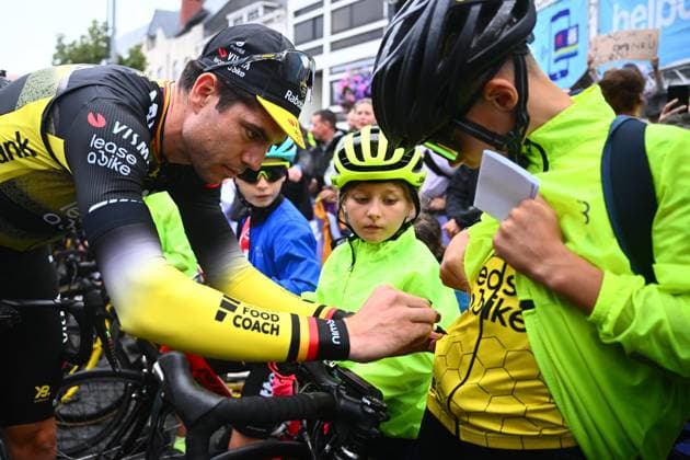 Cycling Criterium Herentals HERENTALS, BELGIUM - JULY 31 : Van Aert Wout (BEL) of Team Visma - Lease a Bike with fans during Herentals Fietst an after Tour Criterium in Herentals. On July 31, 2025 in Herentals, Belgium, 31 07 2025 Herentals Belgium  Copyright: xGvgx