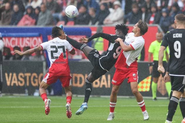 2025-07-31 FC Utrecht v FC Sheriff Tiraspol - UEFA Europa League Second Qualifying Round UTRECHT, NETHERLANDS - JULY 31: Alonzo Engwanda of FC Utrecht battles for possession with Amorildo Gjoni of FC Sheriff Tiraspol during the UEFA Europa League Second Qualifying Round match between FC Utrecht and FC Sheriff Tiraspol at Stadion Galgenwaard on July 31, 2025 in Utrecht, Netherlands. Utrecht Stadion Galgenwaard Netherlands Content not available for redistribution in The Netherlands directly or indirectly through any third parties. Copyright: xBenxGalx